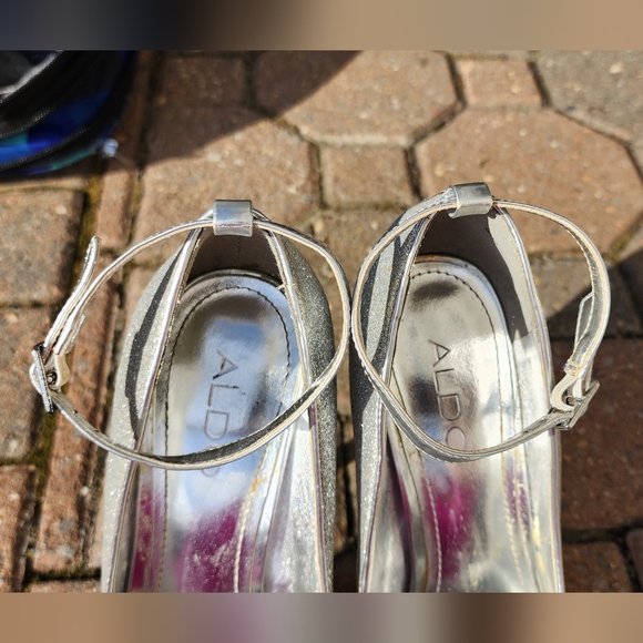 ALDO WOMEN SHOES. Color Silver. Size 37 - Picture 6 of 7